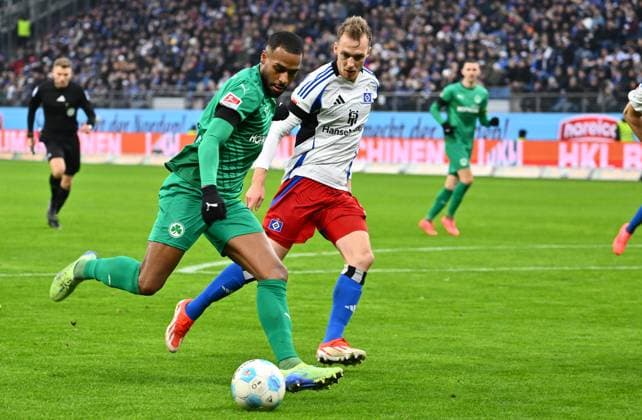21 12 2024 Soccer Season 2024 2025 2 Soccer Bundesliga 17 Matchday Hamburger SV HSV Hamburg SpVgg Greuther Fürth Kleeblatt Sportfoto Zink xwoxzix DFL regulations prohibit any use of photographs as image sequences and or quasi video only for editorial use Marlon Mustapha 8, SpVgg Greuther Fürth Sebastian Schonlau 4, Hamburger SV HSV