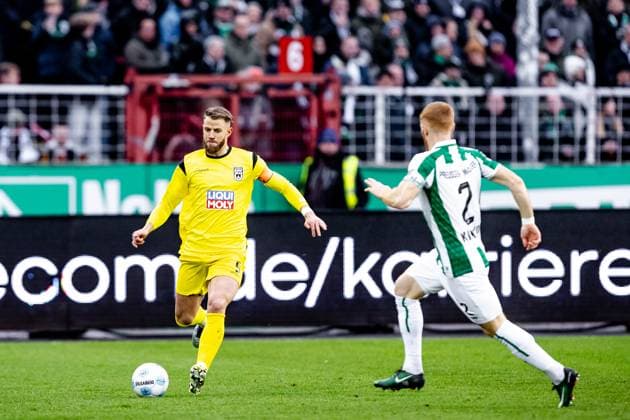 Soccer Men 2 Bundesliga 17 Matchday Season 2024 2025 SC Preußen Münster vs SSV Ulm 1846 Soccer 21 12 2024 5 Johannes Reichert SSV Ulm 1846 Soccer DFL regulations prohibit any use of photographs as image sequences and or quasi video Münster Preußenstadion Nordrheinwestfalen Germany