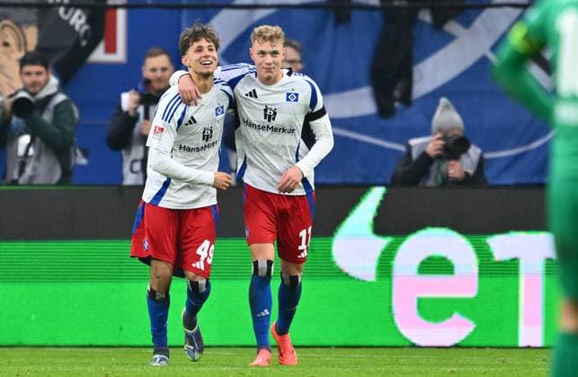 21 12 2024 Soccer Season 2024 2025 2 Soccer Bundesliga 17 Matchday Hamburger SV HSV Hamburg SpVgg Greuther Fürth Kleeblatt Sportfoto Zink xwoxzix DFL regulations prohibit any use of photographs as image sequences and or quasi video only for editorial use Torjubel Jubel Freude nach Treffer Tor Torschuß zum 5 0 durch Otto Emerson Stange 49, Hamburger SV HSV Otto Emerson Stange 49, Hamburger SV HSV Adam Karabec 17, Hamburger SV HSV