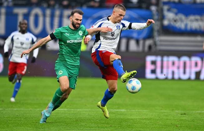 21 12 2024 Soccer Season 2024 2025 2 Soccer Bundesliga 17 Matchday Hamburger SV HSV Hamburg SpVgg Greuther Fürth Kleeblatt Sportfoto Zink xwoxzix DFL regulations prohibit any use of photographs as image sequences and or quasi video only for editorial use Simon Asta 2, SpVgg Greuther Fürth Miro Muheim 28, Hamburger SV HSV