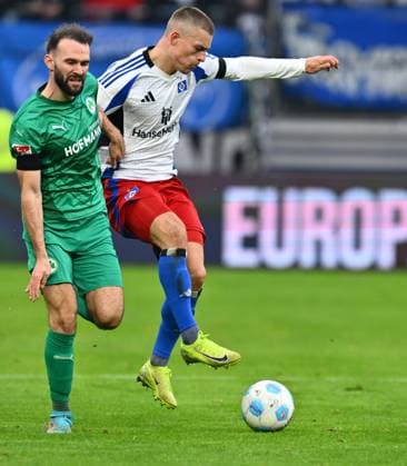 21 12 2024 Soccer Season 2024 2025 2 Soccer Bundesliga 17 Matchday Hamburger SV HSV Hamburg SpVgg Greuther Fürth Kleeblatt Sportfoto Zink xwoxzix DFL regulations prohibit any use of photographs as image sequences and or quasi video only for editorial use Simon Asta 2, SpVgg Greuther Fürth Miro Muheim 28, Hamburger SV HSV