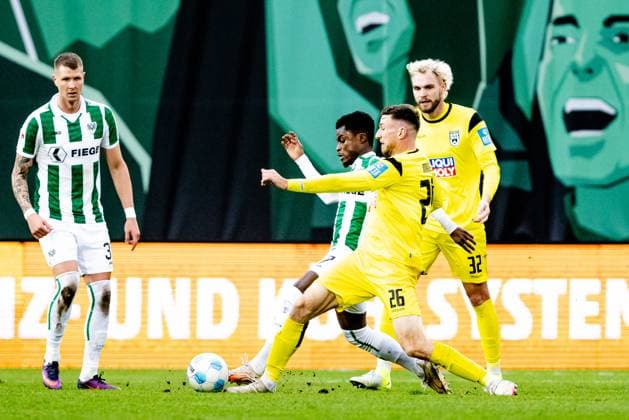 Soccer Men 2 Bundesliga 17 Matchday Season 2024 2025 SC Preußen Münster vs SSV Ulm 1846 Soccer 21 12 2024 7 Daniel Kyerewaa SC Preußen Münster , 16 Aaron Keller SSV Ulm 1846 Soccer DFL regulations prohibit any use of photographs as image sequences and or quasi video Münster Preußenstadion Nordrheinwestfalen Germany