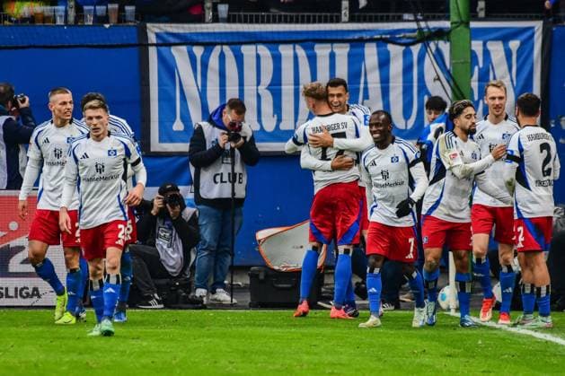 Cheering after the 4-0 goal by Davie Selke center outside hugging Adam Karabec Jean Luc Dompe Immanuel Pherai Schonlau Sebastian William Mikelbrencis HSV Germany , Hamburg , Volksparkstadion , Football , 2 Bundesliga , Hamburger SV SpVgg Greuther Fürth