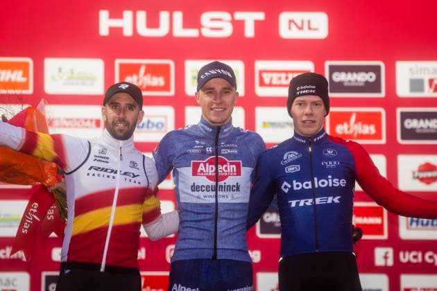 UCI Cyclocross World Cup Hulst 2024 HULST, THE NETHERLANDS - DECEMBER 21 : Vandeputte Niels (BEL) of Alpecin-Deceuninck, Orts Lloret Felipe (SPA) of Ridley Racing Team, Ronhaar Pim (NED) of Baloise Trek Lions during the 5th leg of the UCI Cyclocross World Cup series 2024-2025 in Hulst, The Netherlands, 21 12 2024 Hulst The Netherlands  Copyright: xGvgx