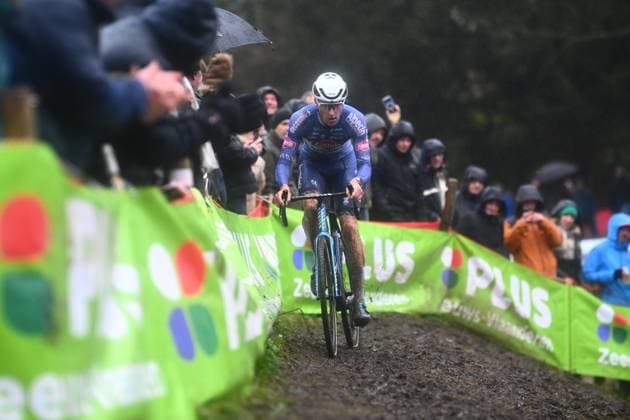 UCI Cyclocross World Cup Hulst 2024 HULST, THE NETHERLANDS - DECEMBER 21 : during the 5th leg of the UCI Cyclocross World Cup series 2024-2025 in Hulst, The Netherlands, 21 12 2024 Hulst The Netherlands  Copyright: xGvgx