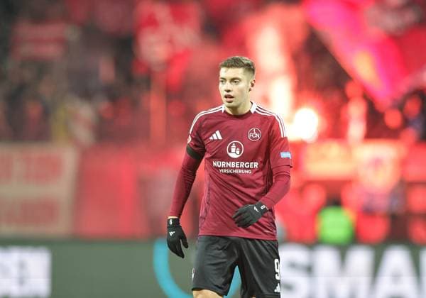 21 12 2024 Football season 2024 2025 2 Football Bundesliga 17 Matchday 1 FC Nürnberg FCN Club Eintracht Braunschweig EBS BTSV Sportfoto Zink DaMa xdaxmax DFL regulations prohibit any use of photographs as image sequences and or quasi video only for editorial use Stefanos Tzimas 9, 1 FC Nürnberg FCN thoughtful