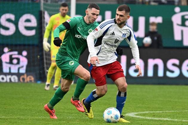 Soccer I Men I Season 2024 2025 I 2 Bundesliga I 17 Matchday I Hamburger SV SpVgg Greuther Fürth I 21 12 2024 v l Branimir Hrgota Fürth v Dennis Hadzikadunic HSC Hamburg Hamburg Germany Copyright: xLOBECA NorbertxGettschatx