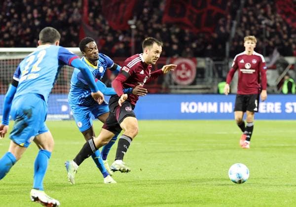21 12 2024 Soccer Season 2024 2025 2 Soccer Bundesliga 17 Matchday 1 FC Nürnberg FCN Club Eintracht Braunschweig EBS BTSV Sportfoto Zink DaMa xdaxmax DFL regulations prohibit any use of photographs as image sequences and or quasi video only for editorial use Christian Joe Conteh 32, Eintracht Braunschweig BTSV EBS with foul gg Julian Justvan 10, 1 FC Nürnberg FCN