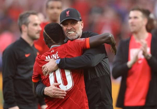 Chelsea v Liverpool - Emirates FA Cup - Final - Wembley Stadium May 14, 2022, London, United Kingdom: London, England, 14th May 2022. Sadio ManoÂ of Liverpool and Jurgen Klopp, Manager of Liverpool celebrate after the Emirates FA Cup match at Wembley Stadium, London. London United Kingdom EDITORIAL USE ONLY Copyright: xx ZUMA-20220514_zaf_si1_212.jpg PaulxTerryx csmphototwo912655