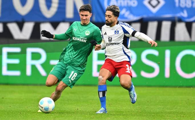 21 12 2024 Soccer Season 2024 2025 2 Soccer Bundesliga 17 Matchday Hamburger SV HSV Hamburg SpVgg Greuther Fürth Kleeblatt Sportfoto Zink xwoxzix DFL regulations prohibit any use of photographs as image sequences and or quasi video only for editorial use Marco Meyerhöfer Meyerhoefer 18, SpVgg Greuther Fürth Immanuel Pherai 10, Hamburger SV HSV