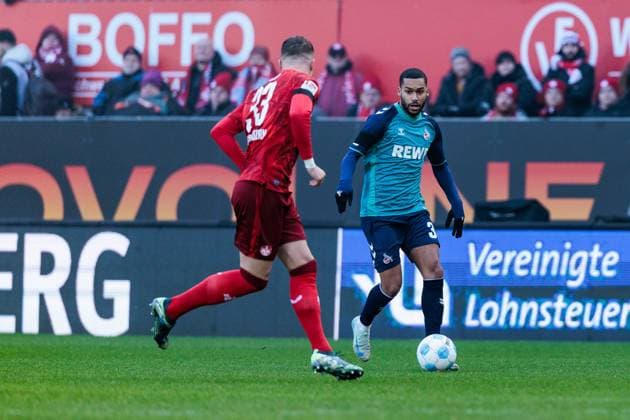 2 Soccer Bundesliga 1 FC Kaiserslautern 1 FC Köln 22 12 2024 duel Jan Elvedi 1 FC Kaiserslautern, 33 , Linton Maina 1 FC Köln, 37 2 Soccer Bundesliga, 1 FC Kaiserslautern 1 FC Köln, Kaiserslautern, Fritz Walter Stadion on 22 12 2024 DFL REGULATIONS PROHIBIT ANY USE OF PHOTOGRAPHS AS IMAGE SEQUENCES AND OR QUASI VIDEO Copyright: xBEAUTIFULxSPORTS Wunderlx