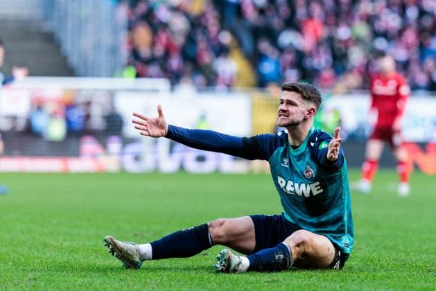 2 Fußball Bundesliga 1 FC Kaiserslautern 1 FC Köln 22 12 2024 Jan Thielmann 1 FC Köln, 29 protests, gesticulates 2 Fußball Bundesliga, 1 FC Kaiserslautern 1 FC Köln, Kaiserslautern, Fritz Walter Stadion am 22 12 2024 DFL REGULATIONS PROHIBIT ANY USE OF PHOTOGRAPHS AS IMAGE SEQUENCES AND OR QUASI VIDEO Copyright: xBEAUTIFULxSPORTS Wunderlx