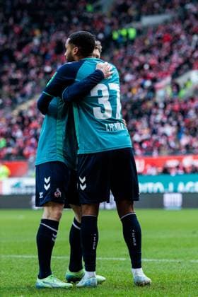 2 Soccer Bundesliga 1 FC Kaiserslautern 1 FC Köln 22 12 2024 Florian Kainz 1 FC Köln, 11 and Linton Maina 1 FC Köln, 37 celebrate the 0 1 by Dejan Ljubicic 1 FC Köln, 7 2 Soccer Bundesliga, 1 FC Kaiserslautern 1 FC Köln, Kaiserslautern, Fritz Walter Stadion on 22 12 2024 DFL REGULATIONS PROHIBIT ANY USE OF PHOTOGRAPHS AS IMAGE SEQUENCES AND OR QUASI VIDEO Copyright: xBEAUTIFULxSPORTS Wunderlx