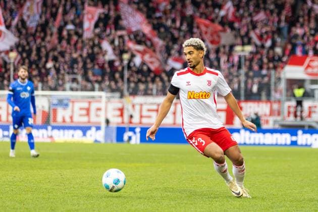22 12 2024, Soccer, GER, Season, 2 Liga, Season 2024 2025, 17 Matchday, SSV Jahn Regensburg SV Darmstadt 98 Bryan Hein SSV Jahn DFL REGULATIONS PROHIBIT ANY USE OF PHOTOGRAPHS AS IMAGE SEQUENCES AND OR QUASI VIDEO Regensburg Bayern Germany Jahnstadion Regensburg