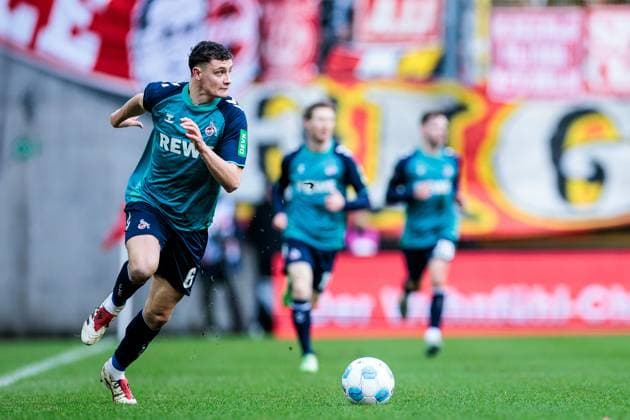2 Fußball Bundesliga 1 FC Kaiserslautern 1 FC Köln 22 12 2024 Eric Martel 1 FC Köln, 6 am Ball 2 Fußball Bundesliga, 1 FC Kaiserslautern 1 FC Köln, Kaiserslautern, Fritz Walter Stadion am 22 12 2024 DFL REGULATIONS PROHIBIT ANY USE OF PHOTOGRAPHS AS IMAGE SEQUENCES AND OR QUASI VIDEO Copyright: xBEAUTIFULxSPORTS Wunderlx