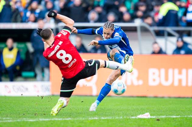 22 12 2024 Football, 2024 2025, 2 Bundesliga, Matchday 17, Hannover 96 Hertha BSC Berlin L R Enzo Leopold Hannover , Derry Scherhant Berlin DFL REGULATIONS PROHIBIT ANY USE OF PHOTOGRAPHS AS IMAGE SEQUENCES AND OR QUASI VIDEO Hannover Lower Saxony Germany Heinz von Heiden Arena