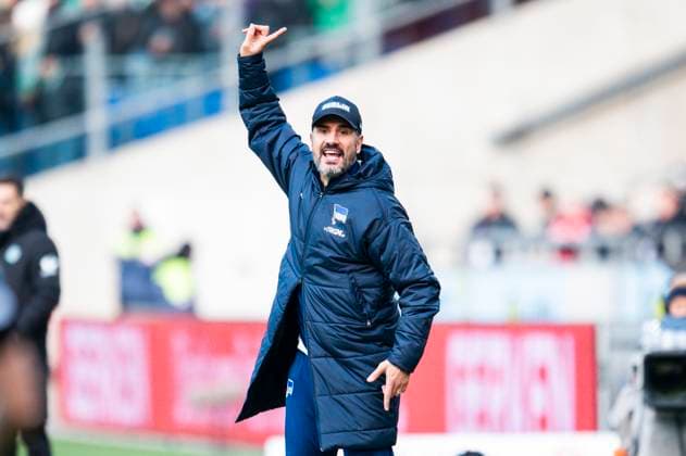 22 12 2024 Soccer, 2024 2025, 2 Bundesliga, 17 Matchday, Hannover 96 Hertha BSC Berlin Cristian Fiel Coach Berlin DFL REGULATIONS PROHIBIT ANY USE OF PHOTOGRAPHS AS IMAGE SEQUENCES AND OR QUASI VIDEO Hannover Lower Saxony Germany Heinz von Heiden Arena