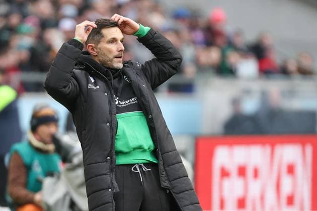 2 Bundesliga Hannover 06 Hertha BSC Berlin on 22 12 2024 at the HDI Arena in Hannover Coach Stefan Leitl Hannover dissatisfied, disappointed, disappointed, dejected MH