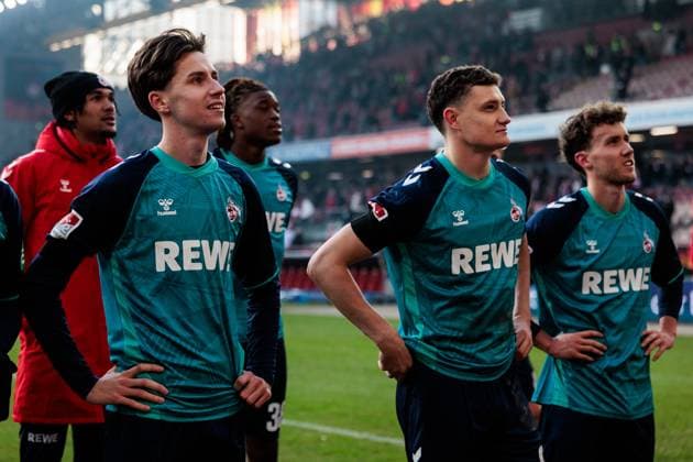 2 Football Bundesliga 1 FC Kaiserslautern 1 FC Köln 22 12 2024 The players of 1 FC Köln celebrate the victory and thus the autumn championship on the pitch Denis Huseinbasic 1 FC Köln, 8 , Eric Martel 1 FC Köln, 6 2 Football Bundesliga, 1 FC Kaiserslautern 1 FC Köln, Kaiserslautern, Fritz Walter Stadion on 22 12 2024 DFL REGULATIONS PROHIBIT ANY USE OF PHOTOGRAPHS AS IMAGE SEQUENCES AND OR QUASI VIDEO Copyright: xBEAUTIFULxSPORTS Wunderlx