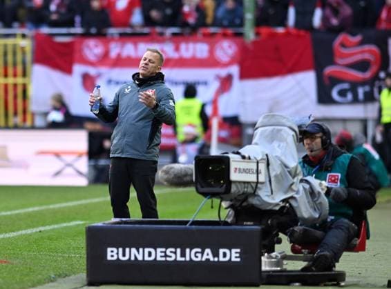 Football 2 Bundesliga Season 2024 25 1 FC Kaiserslautern 22 12 2024 Fritz Walter Stadion 1 FC Kaiserslautern fck 1 FC Köln k 0 1 Coach Markus ANFANG 1 FC Kaiserslautern 1 FC Kaiserslautern