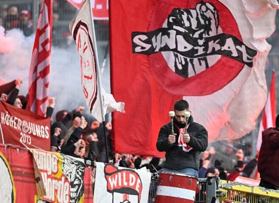 Football 2 Bundesliga Season 2024 25 1 FC Kaiserslautern 22 12 2024 Fritz Walter Stadion 1 FC Kaiserslautern fck 1 FC Köln 0 1 Kölner Trommler 1 FC Kaiserslautern