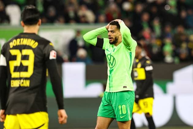 Lukas Nmecha VfL Wolfsburg,10 1 Soccer Bundesliga Season 2024 2025 Point Match VfL Wolfsburg vs Borussia Dortmund at the Volkswagen Arena in Wolfsburg Action,Soccer,Germany,Man,Men,22 12 2024