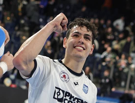 22 12 2024 Handball 1 Bundesliga DAIKIN HBL Season 2024 2025 16 Matchday HC Erlangen Metropolregion Nuremberg HCE TBV Lemgo Lippe DaMa xdaxmax Cheers of joy after the end of the match Samuel Zehnder 4, TBV Lemgo clenches fists Fists