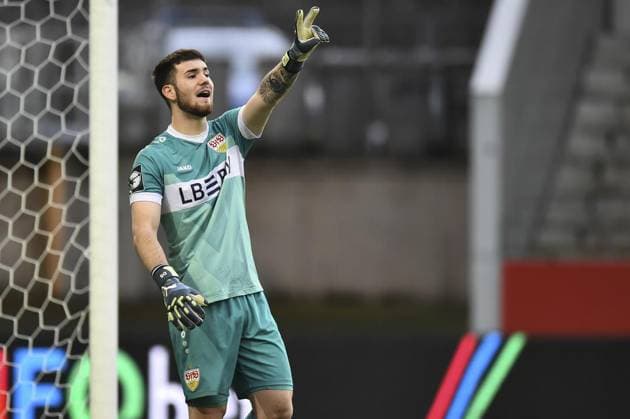 Football, VfB Stuttgart loans goalkeeper Dennis Seimen to SC Paderborn, archive pictures