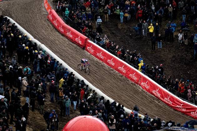 UCI Cyclocross World Cup Zonhoven 2024 ZONHOVEN, BELGIUM - DECEMBER 22 : Backstedt Zoe (GBR) of Canyon - Sram Racing in action pictured during the UCI Zonhoven World Cup on December 22, 2024 in Zonhoven, Belgium, 22 12 2024 Zonhoven Belgium  Copyright: xBcex