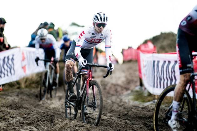 UCI Cyclocross World Cup Zonhoven 2024 ZONHOVEN, BELGIUM - DECEMBER 22 : Mason Cameron (GBR) of Cyclocross Reds in action pictured during the UCI Zonhoven World Cup on December 22, 2024 in Zonhoven, Belgium, 22 12 2024 Zonhoven Belgium  Copyright: xBcex