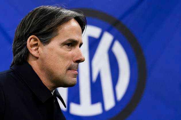 Sport Bilder des Tages FC Internazionale v Como 1907 - Serie A Simone Inzaghi, head coach of FC Internazionale, looks on prior to the Serie A football match between FC Internazionale and Como 1907. Milan Italy Copyright: xNicolòxCampox