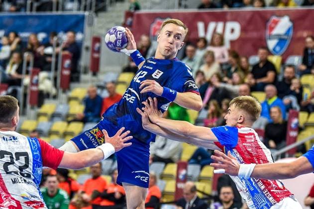 OPOLE 23.12.2024 PILKA RECZNA MEZCZYZN ORLEN SUPERLIGA SEZON 2024 25 --- MEN S HANDBALL TOP LEAGUE MATCH Gwardia Opole - Wybrzeze Gdansk NZ JAKUB BEDZIKOWSKI FOT. MIROSLAW SZOZDA 400MM.PL NEWSPIX.PL --- newspix.pl 