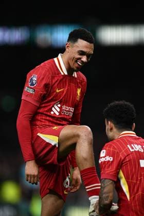 LONDON, ENGLAND - DECEMBER 22: Luis Diaz of Liverpool FC celebrate with Trent Alexander-Arnold after scoring opening goal during the Premier League match between Tottenham Hotspur FC and Liverpool FC at Tottenham Hotspur Stadium on December 22, 2024 in London, England. Photo by Sebastian Frej EDITORIAL USE ONLY. No use with unauthorized audio, video, data, fixture lists, club league logos or live services. Online in-match use limited to 120 images, no video emulation. No use in betting, games or single club league player publications Tottenham Hotspur FC v Liverpool FC - Premier League Copyright: xSebastianxFrejx