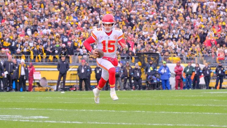 December 25, 2024: Patrick Mahomes 15 during the Steelers vs Chiefs in Pittsburgh, PA. CSM Pittsburgh USA - ZUMAcp5_ 20241225_faf_cp5_172 Copyright: xJasonxPohuskix