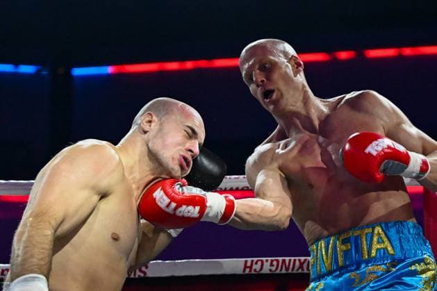 Bilder des Jahres 2024, Sport 12 Dezember Sport Themen der Woche KW52 Sport Bilder des Tages 26 12 2024, Bern, Berner Kursaal Arena, Boxing Day, Benoit Huber of Switzerland fights against Adnan Deronja of Bosnia Herzegovina Bern Berner Kursaal Arena Bern Switzerland  Copyright: xJustPictures.ch KjetilxWaberx