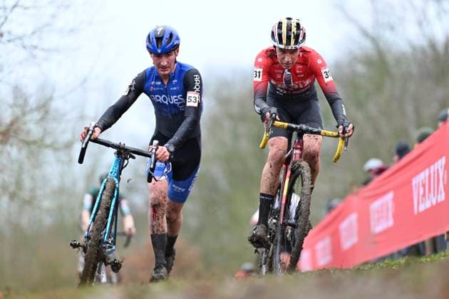 UCI Cyclocross World Cup Gavere 2024 GAVERE, BELGIUM - DECEMBER 26 : Ananie Ugo (FRA) of Arques Cx Team and MIRA BONASTRE Raul during the 7th leg of the UCI Cyclocross World Cup series 2024-2025 for Men Elite in Gavere, Belgium, 26 12 2024 Gavere Belgium  Copyright: xBcex