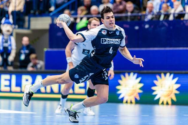 Samuel Zehnder TBV Lemgo Lippe, 04 on seven-meter 7 meter throw GER, TBV Lemgo Lippe vs THW Kiel, Handball, 1 Bundesliga, 17 Matchday, Season 2024 2025, 26 12 2024 GER, TBV Lemgo Lippe vs THW Kiel, Handball, 1 Bundesliga, 17 Matchday, Season 2024 2025, 26 12 2024 Lemgo Copyright: xEibner-Pressefoto JanxRollingerx EP_JSK