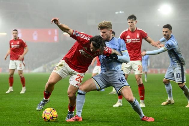 Sport Themen der Woche KW52 Sport Bilder des Tages Nottingham Forest FC v Tottenham Hotspur FC - Premier League Jota Silva of Nottingham Forest battles with Timo Werner of Tottenham Hotspur during the Premier League match between Nottingham Forest and Tottenham Hotspur at the City Ground in Nottingham, England, on December 26, 2024. Nottingham Nottinghamshire United Kingdom  Copyright: xMIxNewsx originalFilename:fletcher-nottingh241226_npIBQ.jpg