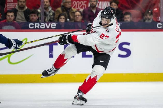241226 Easton Cowan of Canada during the 2025 IIHF World Junior Championship game between Finland and Canada on December 26, 2024 in Ottawa Photo Mathias Bergeld BILDBYRAN kod MB MB1026 ishockey ice hockey jvm junior vm u20 2025 iihf world junior championship world juniors finland canada kanada 1 bbeng  Copyright: MATHIASxBERGELD BB241226MB142