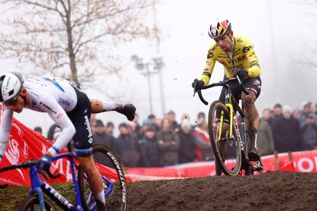 Exact Cross cyclocross Loenhout 2024 LOENHOUT, BELGIUM - DECEMBER 27 : Nys Thibau (BEL) of Baloise Trek Lions and Van Aert Wout (BEL) of Team Visma - Lease A Bike during the 5th leg of the Exact Cross cyclocross series 2024-2025 in Loenhout, Belgium, 27 12 2024 Loenhout Belgium  Copyright: xJanxDexMeuleneirx
