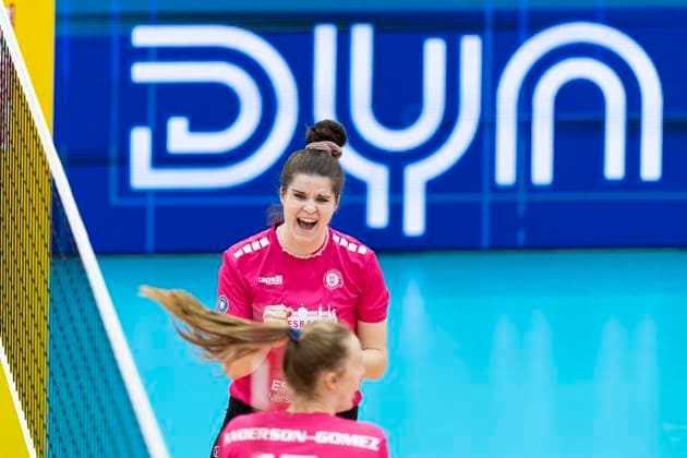 1 Volleyball Bundesliga Women Schwarz Weiss Erfurt vs VC Wiesbaden Erfurt 28 12 2024 Celine Jebens 11 VC Wiesbaden 1 Volleyball Bundesliga Women Schwarz Weiss Erfurt vs VC Wiesbaden Riethsporthalle Erfurt 28 12 2024 Copyright: xBEAUTIFULxSPORTS Duehringx