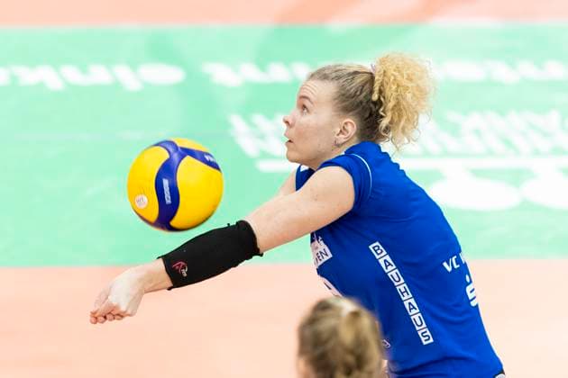 1 Volleyball Bundesliga Women Schwarz Weiss Erfurt vs VC Wiesbaden Erfurt 28 12 2024 Rene Sain 9 VC Wiesbaden 1 Volleyball Bundesliga Women Schwarz Weiss Erfurt vs VC Wiesbaden Riethsporthalle Erfurt 28 12 2024 Copyright: xBEAUTIFULxSPORTS Duehringx