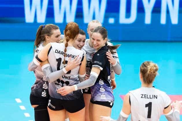 1 Volleyball Bundesliga Women Schwarz Weiss Erfurt vs VC Wiesbaden Erfurt 28 12 2024 Cheers Ana Krulj 3 Schwarz Weiss Erfurt center and Mia Anna Stauß 11 Schwarz Weiss Erfurt right next to her 1 Volleyball Bundesliga Women Schwarz Weiss Erfurt vs VC Wiesbaden Riethsporthalle Erfurt 28 12 2024 Copyright: xBEAUTIFULxSPORTS Duehringx