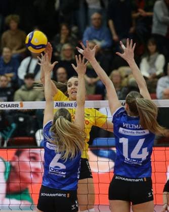 Stuttgart , Volleyball Bundesliga Frauen, Allianz MTV Stuttgart vs VfB Suhl , Anna Artyshuk ( Suhl )