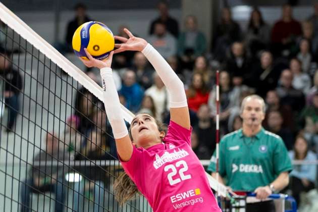 1 Volleyball Bundesliga Women Schwarz Weiss Erfurt vs VC Wiesbaden Erfurt 28 12 2024 Ana Marija Jonjev 22 VC Wiesbaden 1 Volleyball Bundesliga Women Schwarz Weiss Erfurt vs VC Wiesbaden Riethsporthalle Erfurt 28 12 2024 Copyright: xBEAUTIFULxSPORTS Duehringx