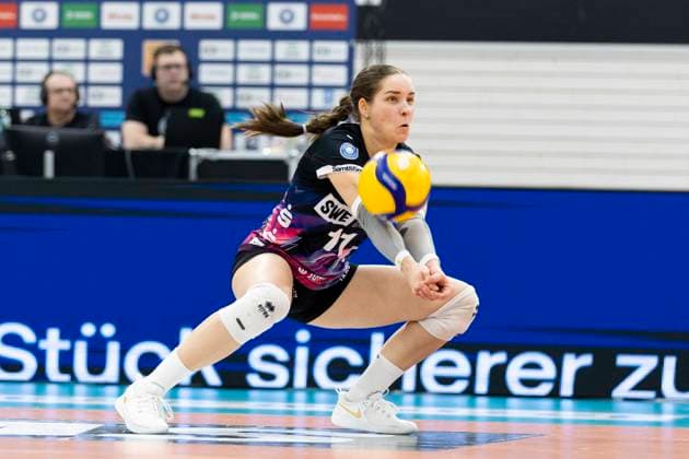 1 Volleyball Bundesliga Women Schwarz Weiss Erfurt vs VC Wiesbaden Erfurt 28 12 2024 Mia Anna Stauß 11 Schwarz Weiss Erfurt 1 Volleyball Bundesliga Women Schwarz Weiss Erfurt vs VC Wiesbaden Riethsporthalle Erfurt 28 12 2024 Copyright: xBEAUTIFULxSPORTS Duehringx