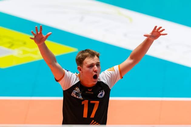 Celebration after a point by Lenny Graven 17, VFB Friedrichshafen GER, VFB Friedrichshafen vs Helios Grizzyls Giesen, Volleyball, Bundesliga, Season 2024 25, Matchday 14, 28 12 2024, GER, VFB Friedrichshafen vs Helios Grizzyls Giesen, Volleyball, Bundesliga, Season 2024 25, Matchday 14, 28 12 2024 Friedrichshafen Copyright: xEibner-Pressefoto FlorianxWolfx EP_FWF