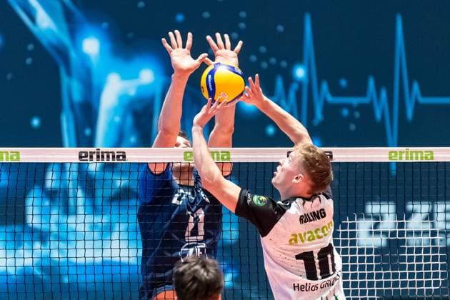 Marcus Boehme 11, VFB Friedrichshafen vs Jan Roeling 10, Helios Grizzlys Giesen at the net GER, VFB Friedrichshafen vs Helios Grizzyls Giesen, Volleyball, Bundesliga, Saison 2024 25, Spieltag 14, 28 12 2024, GER, VFB Friedrichshafen vs Helios Grizzyls Giesen, Volleyball, Bundesliga, Saison 2024 25, Spieltag 14, 28 12 2024 Friedrichshafen Copyright: xEibner-Pressefoto FlorianxWolfx EP_FWF