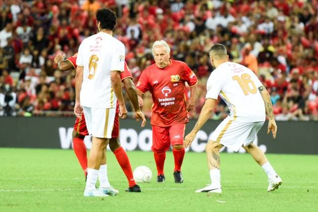 Bilder des Jahres 2024, Sport 12 Dezember Sport Themen der Woche KW52 Sport Bilder des Tages Jogo das Estrelas 2024 RIO DE JANEIRO, RJ - 28.12.2024: JOGO DAS ESTRELAS 2024 - The 2024 All-Star Game, a traditional charity football event led by Zico, takes place at 6:30 pm (Brasília time) this Saturday (28). The 20th edition will be played at Maracanã, in Rio de Janeiro (RJ), and will donate part of the proceeds to the United Nations Children& 39;s Fund (UNICEF). (Photo: Carlos Santtos Fotoarena) x2669929x  CarlosxSanttos