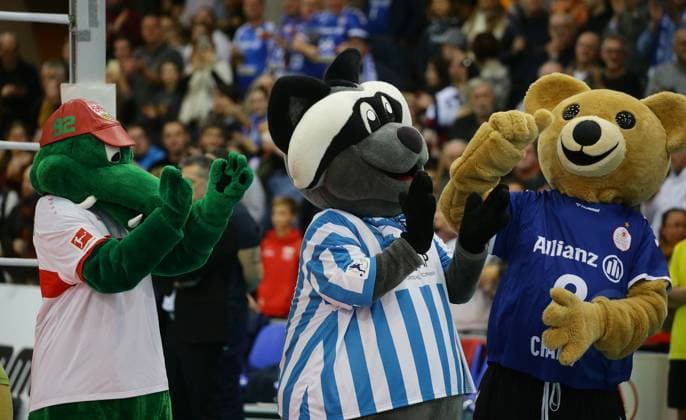 Stuttgart , Volleyball Bundesliga Women, Allianz MTV Stuttgart vs VfB Suhl , from left Fritzle VfB Stuttgart Waldi Stuttgarter Kickers Charly Allianz MTV Stuttgart
